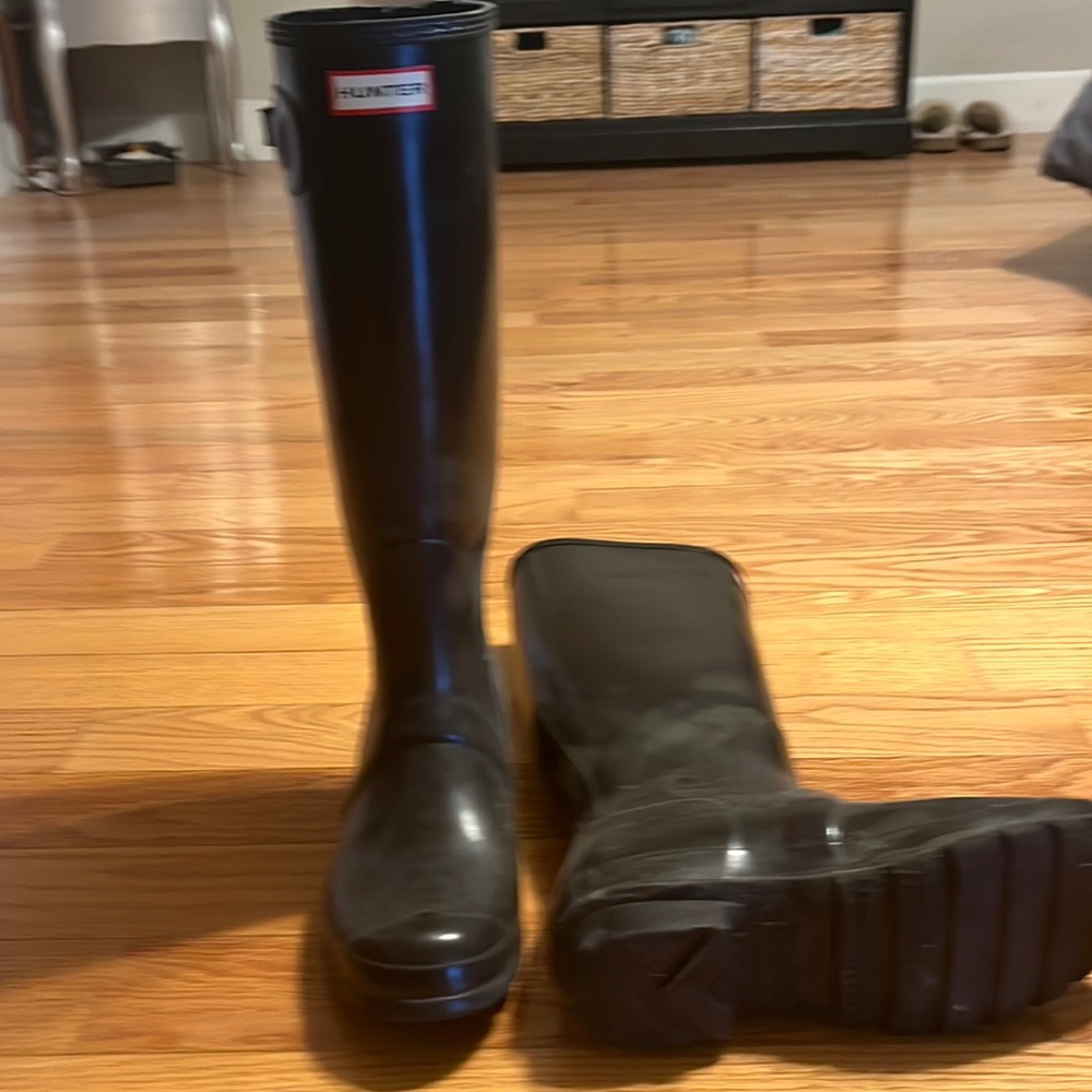 Hunter tall black rain boots